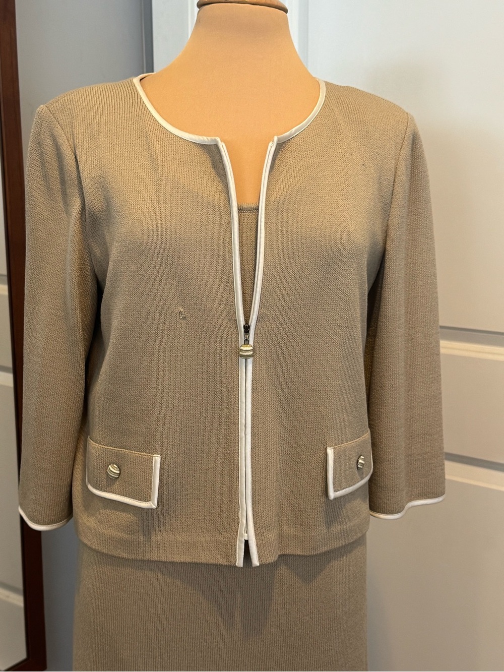 St. John tan ivory knit suit jacket midi sleeveless sweater dress flaw size 12 - Picture 5 of 16